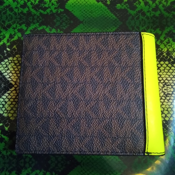 - Michael Kors Monogram Neon Trim Billfold - Picture 2 of 4
